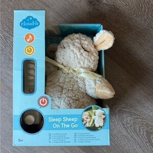 Cloud B Sleep Sheep On The Go - Soft Cream and Tan